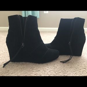 Toms Black Bootie Wedges